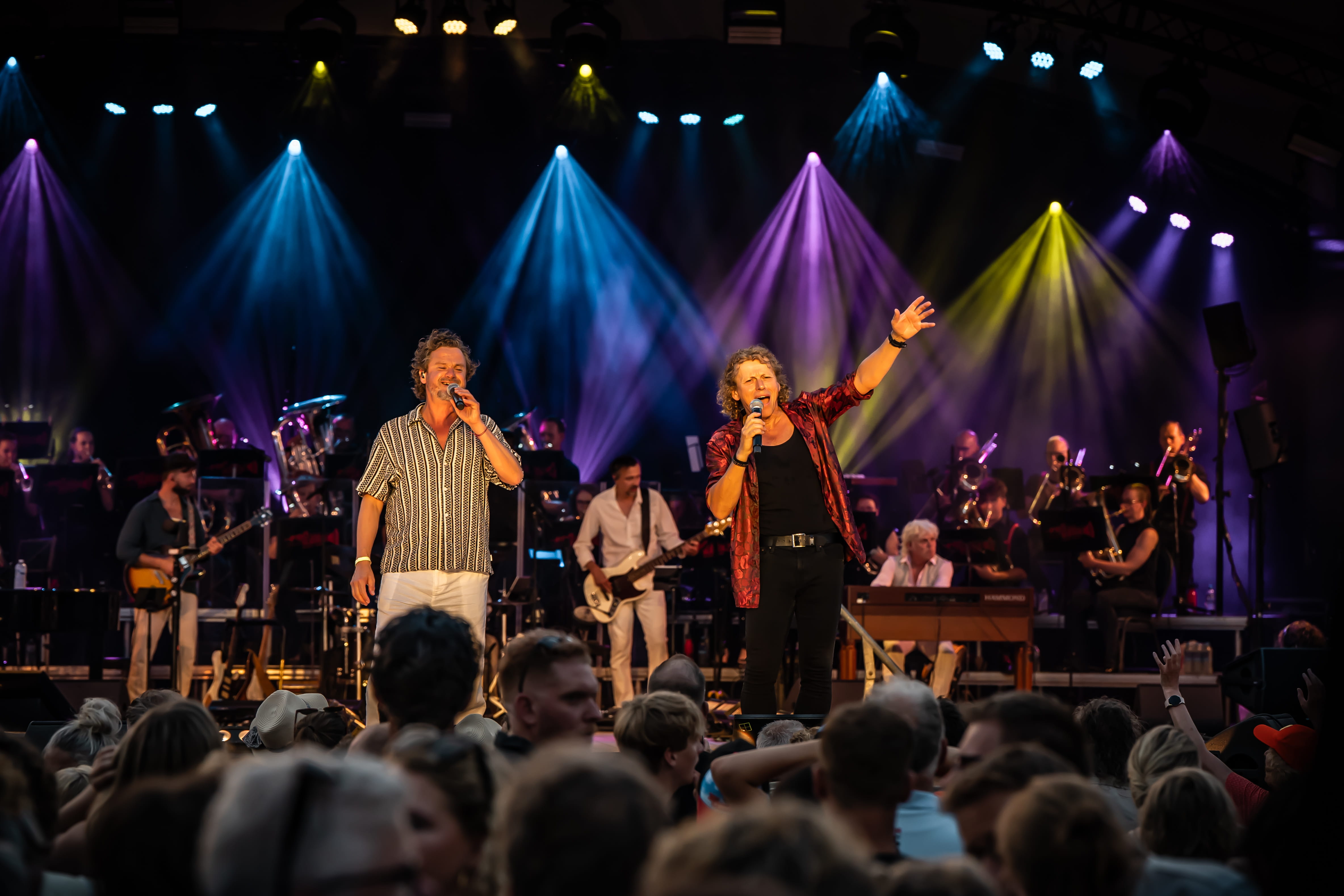 Artiesten en publiek tijdens Night of the Koemarkt